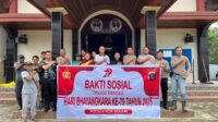 Bakti Sosial Polsek Loa Janan Bersihkan Gereja